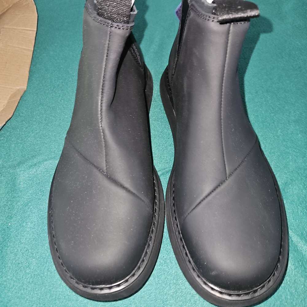 Toms Black Leather Chelsea Boots